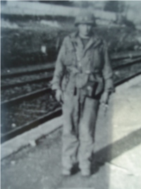 John Althuizen in Germany before crossing the Rhine Germany. Collectie Niek Hendrix